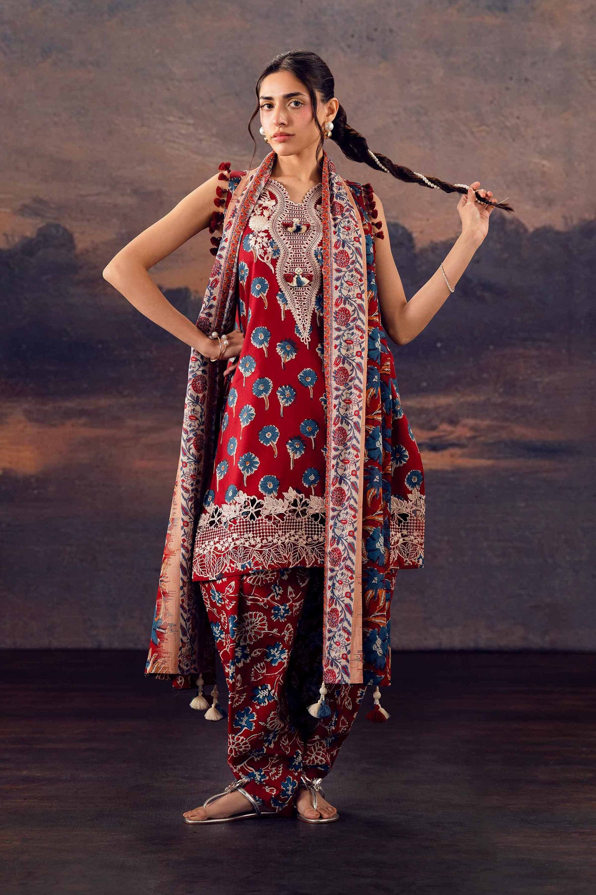 Nishat Unstitched Embroidered Lawn 3 Piece Suit – NL26-42601165 – Summer Collection