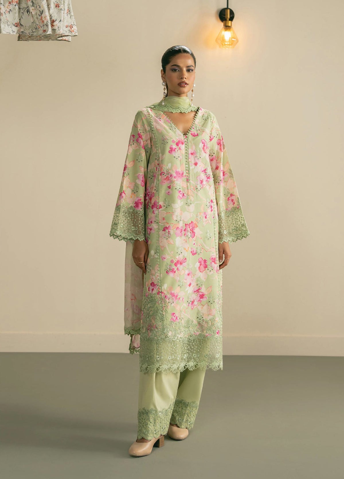Zephyr by Ayzel Unstitched Lawn Embroidered 3 Piece Suit AAF26UZ D-5 Nisa – Summer Collection