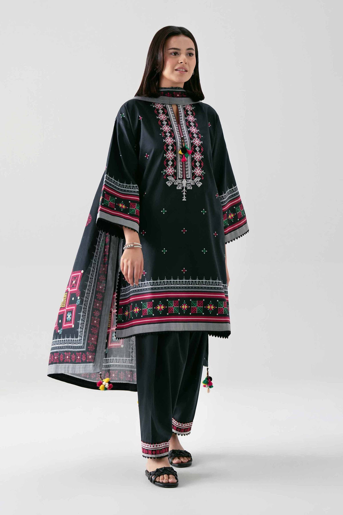 Nishat Unstitched Embroidered Lawn 3 Piece Suit – NL26-42601110 – Summer Collection