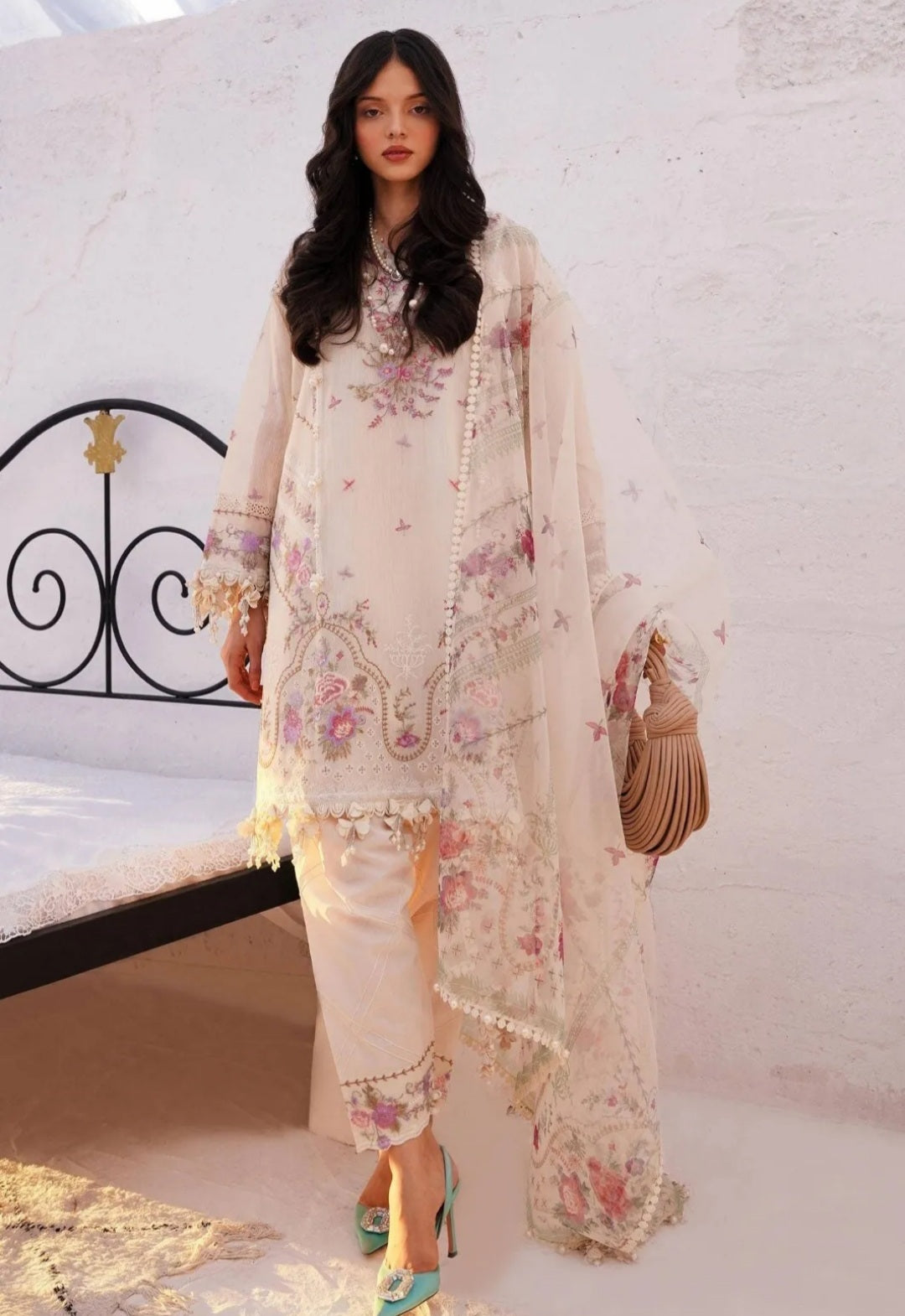 Sana Safinaz Luxury Muzlin Embroidered Lawn - M24-CVT-5A