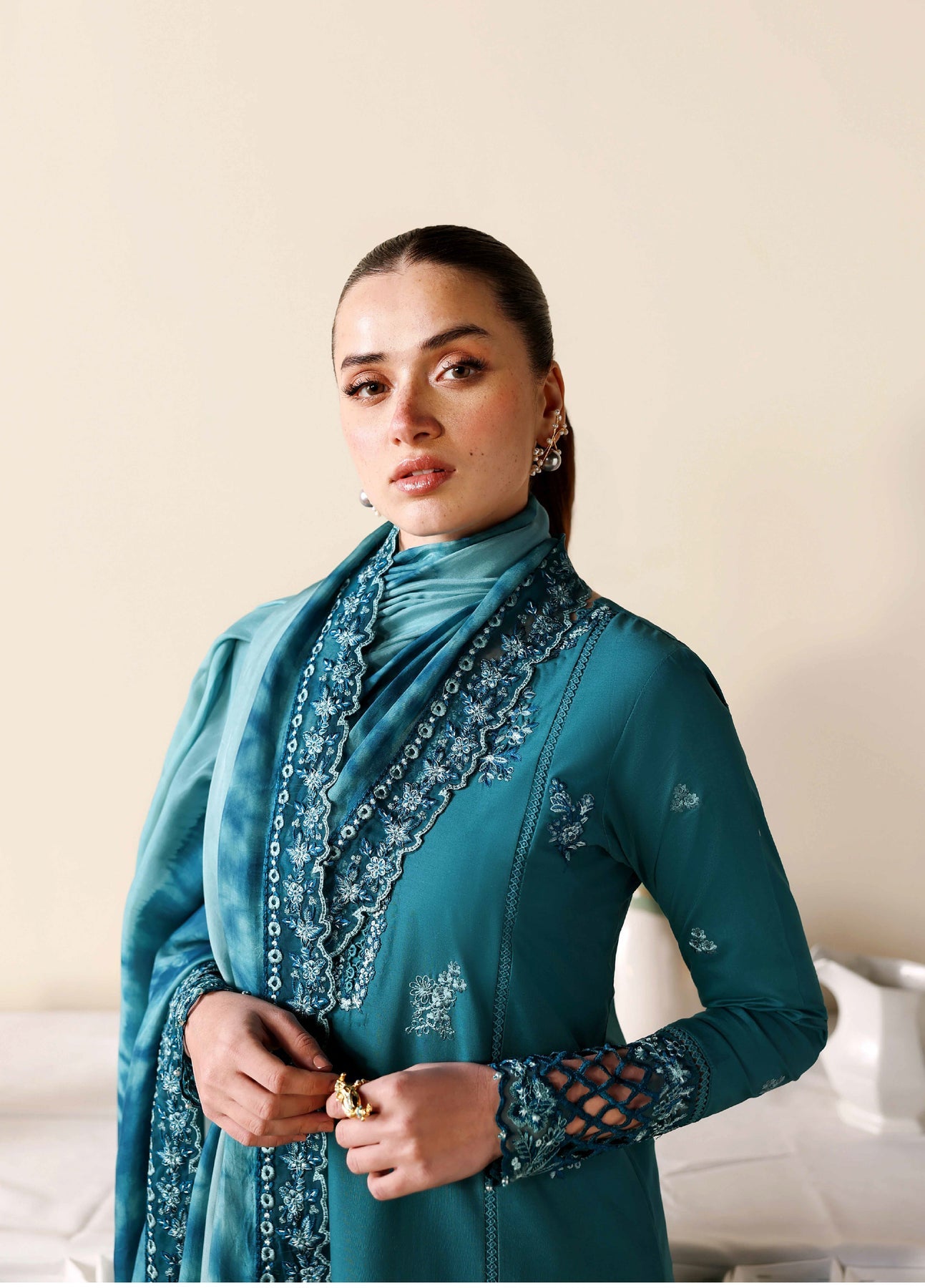 Azure Unstitched Embroidered Luxury Lawn 3 Piece Suit AZ26UAL 78 Sea Breeze – Eid Collection