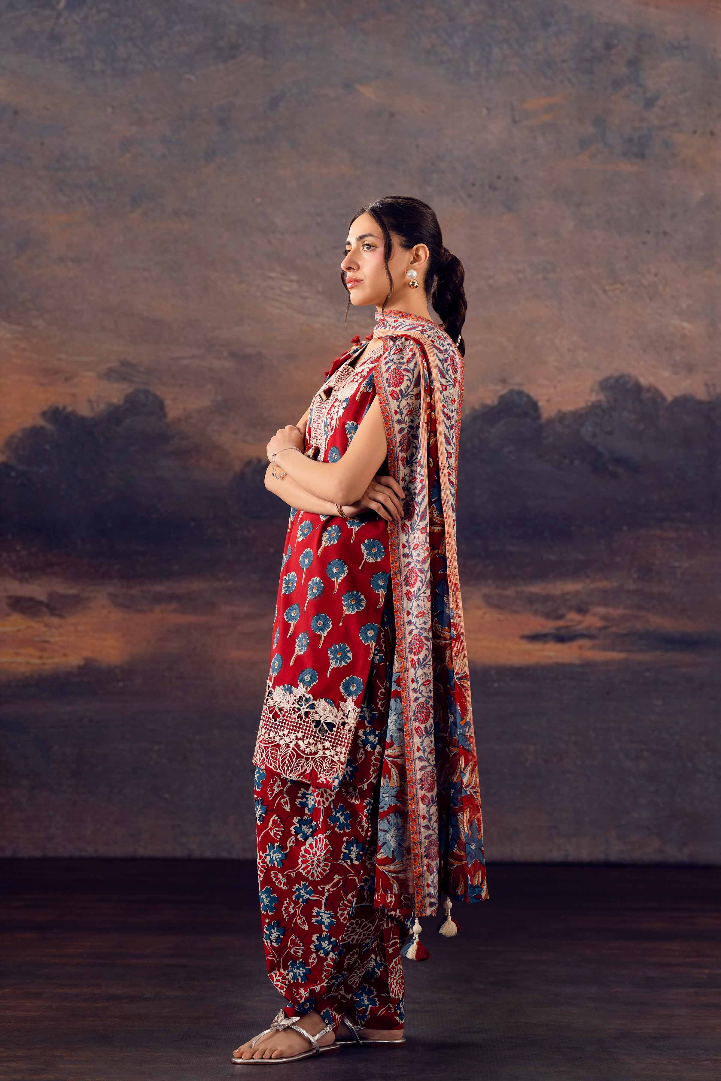 Nishat Unstitched Embroidered Lawn 3 Piece Suit – NL26-42601165 – Summer Collection