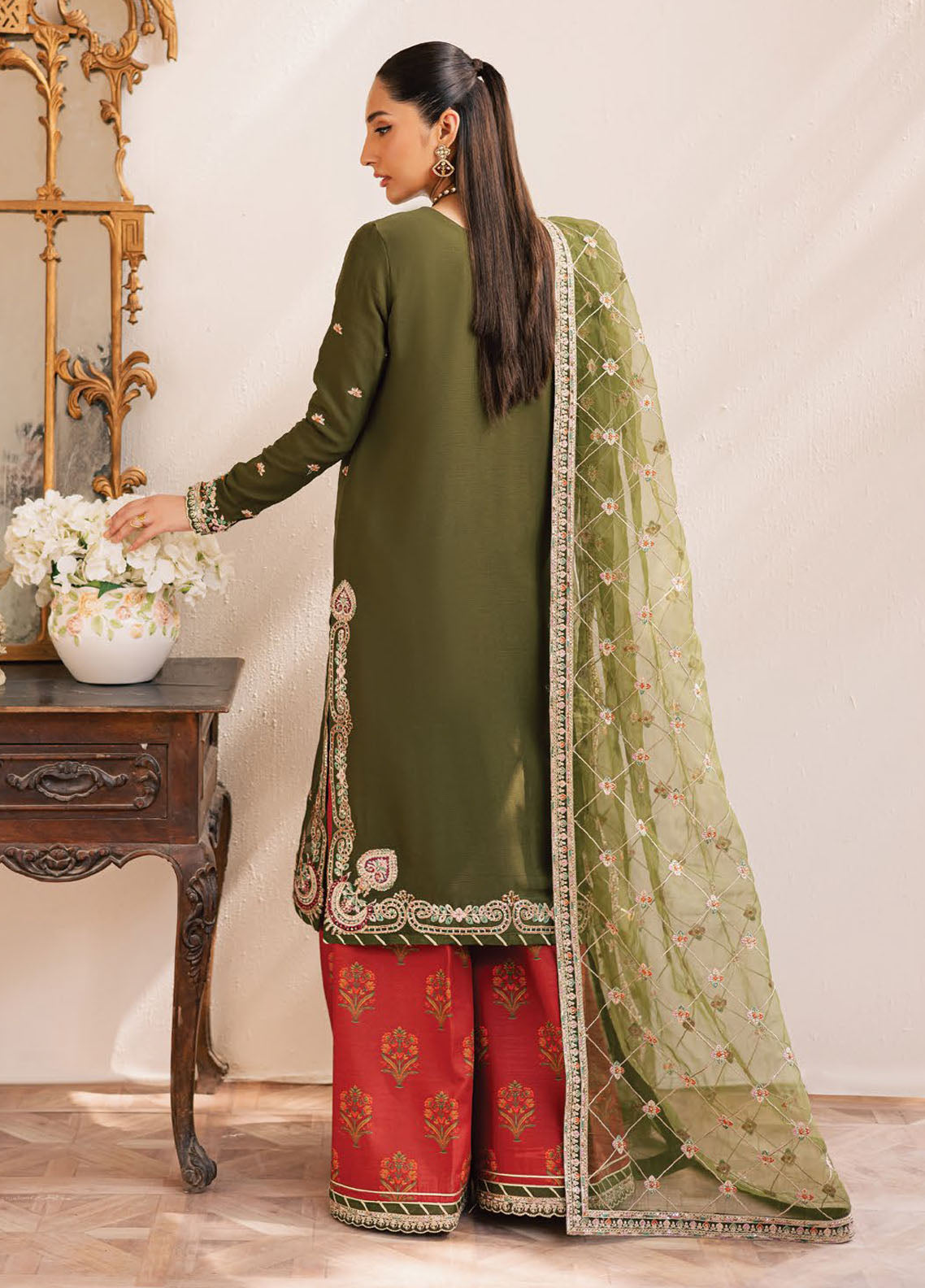 Suave by Emaan Adeel Embroidered Chiffon Suits Unstitched 3 Piece EA25LF Oraya – Formals Collection