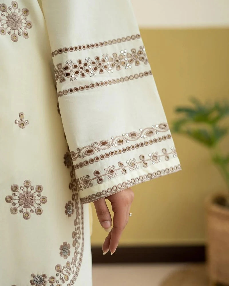 Saaz Emb Farshi Shalwar Set