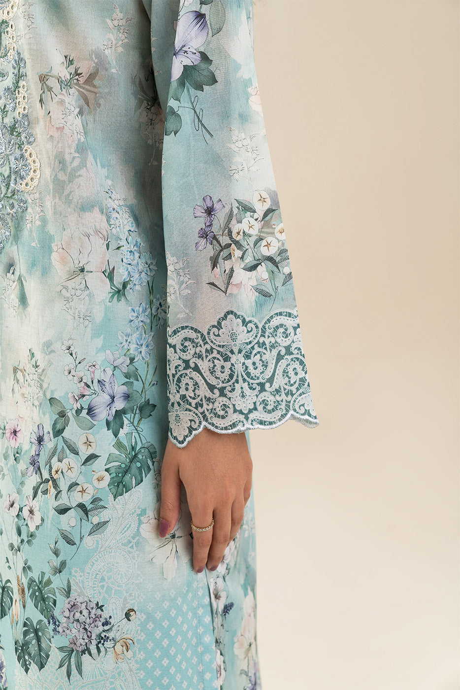 Beechtree Unstitched Embroidered Lawn 3 Piece Suit – CERULEAN RIVULET – Summer Collection