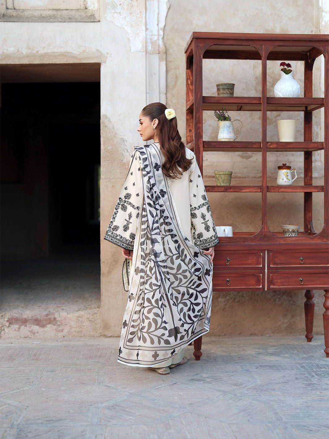 Deyar – Rumi Luxury Unstitched Embroidered Lawn 3 Piece Suit – Sitara – Summer Collection