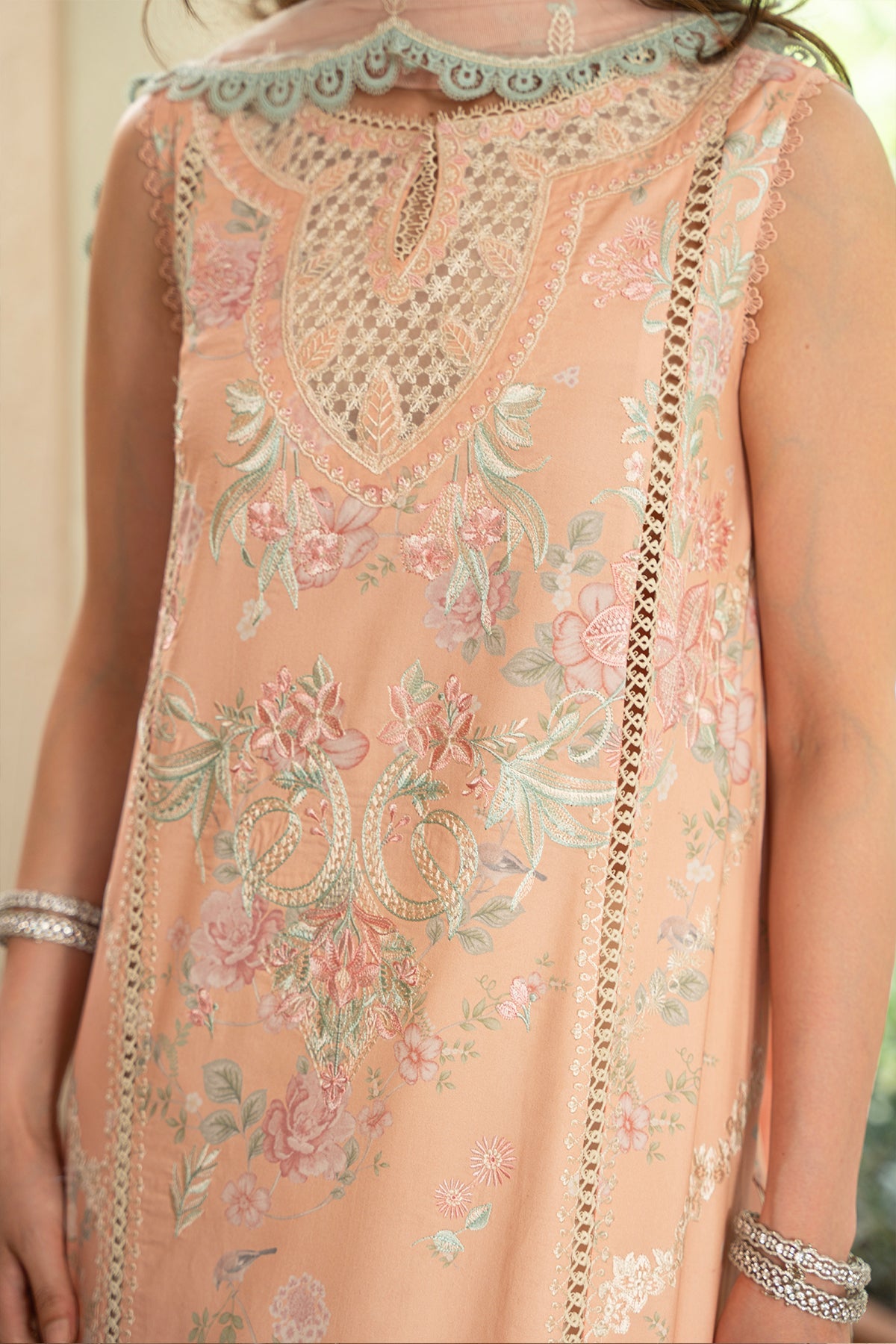 Whisper by Ayzel Unstitched Embroidered Lawn 3 Piece Suit AAF26ULW Dew ZWU-0132-3PO – Eid Collection