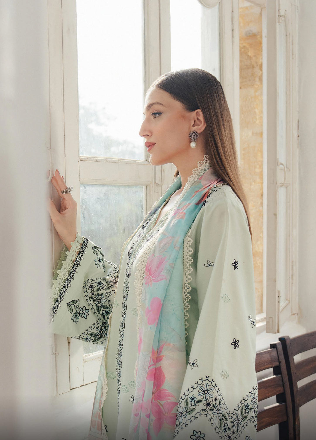 Daybreak by Afrozeh Unstitched Printkari Embroidered Lawn 3 Piece Suit AF26UDB D-6 DEWLIT – Summer Collection