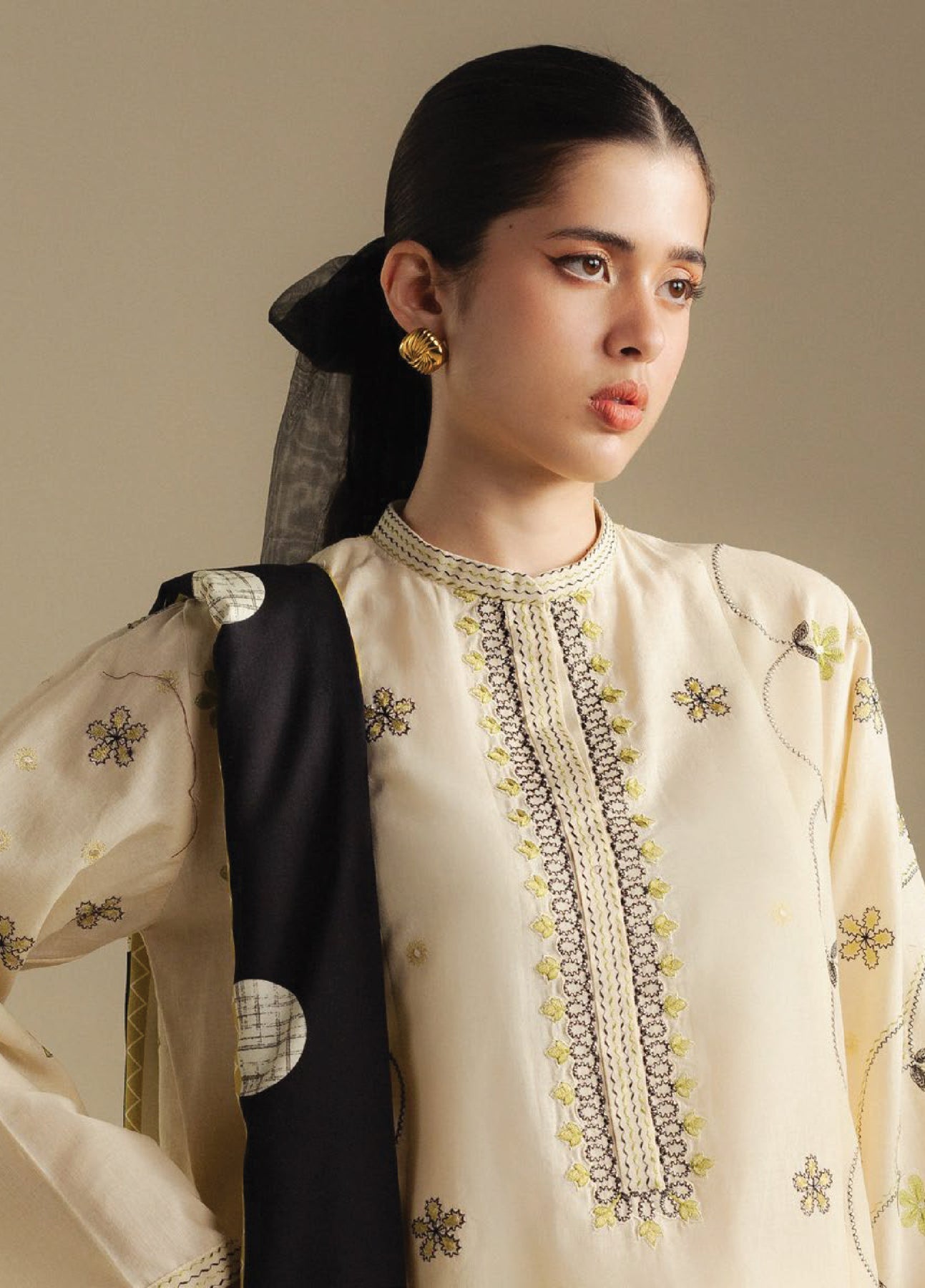 Coco by Zara Shahjahan Unstitched Winter Khaddar Embroidered Suits 3 Piece CZS25WU D-08 B Fawn – Winter Collection
