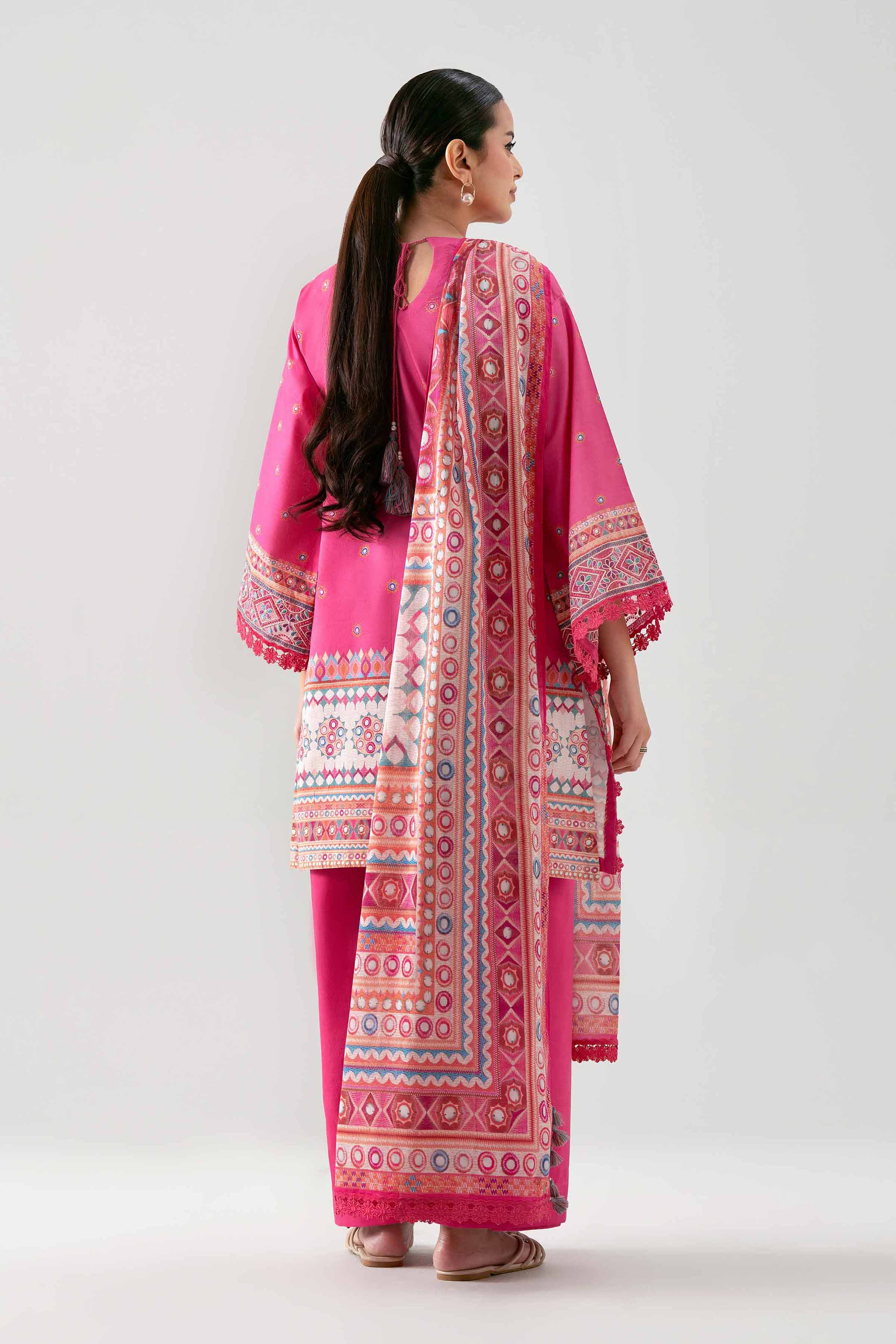 Nishat Unstitched Embroidered Lawn 3 Piece Suit – NL26-42601103 – Summer Collection