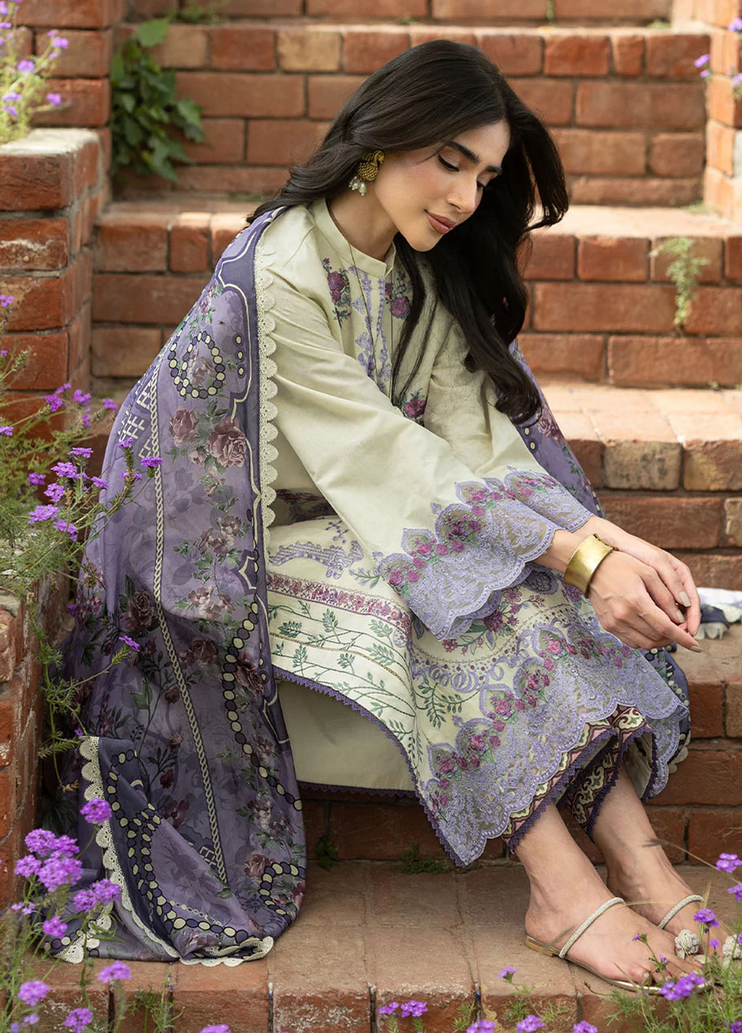 Zainab Chottani Unstitched Embroidered Jacquard 3 Piece Suit ZC26ULE Kyra 04 – Eid Collection