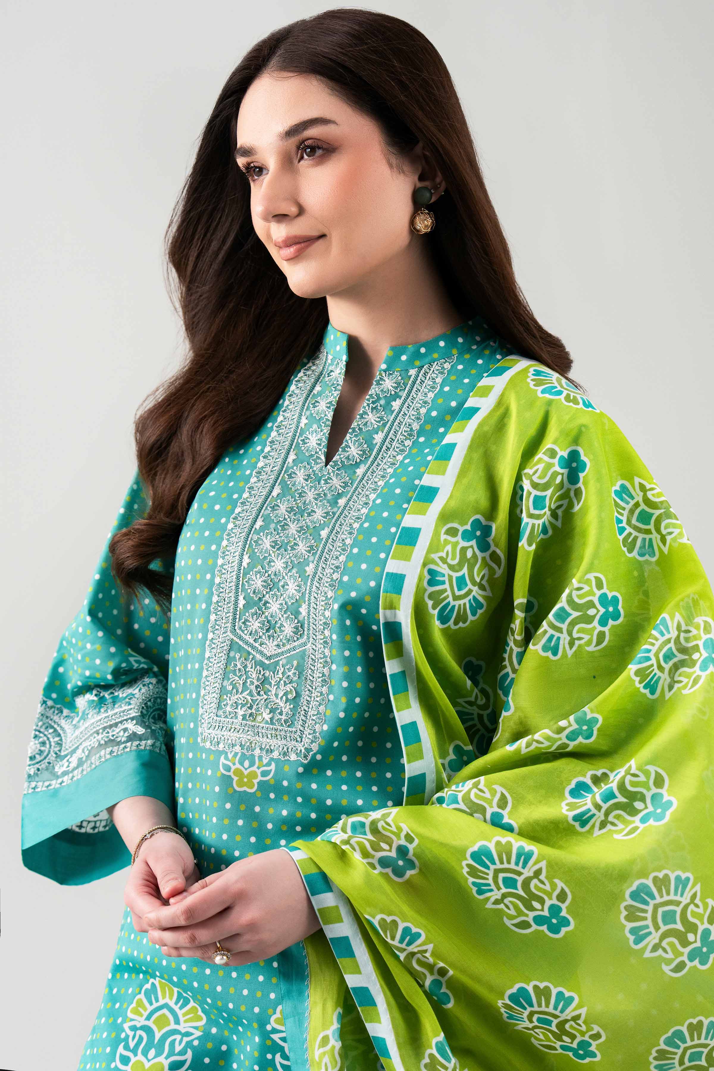 Nishat Unstitched Embroidered Lawn 3 Piece Suit – NL26-42601105 – Summer Collection