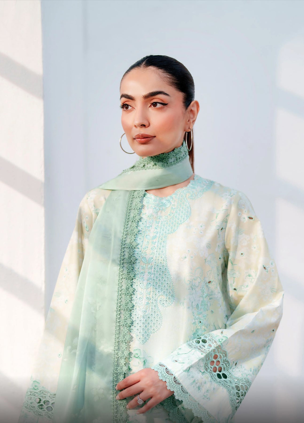 Sunspell by Afrozeh Unstitched Embroidered Lawn 3 Piece Suit AF26USL AURYN ZWU-0116-3PO – Festive Collection