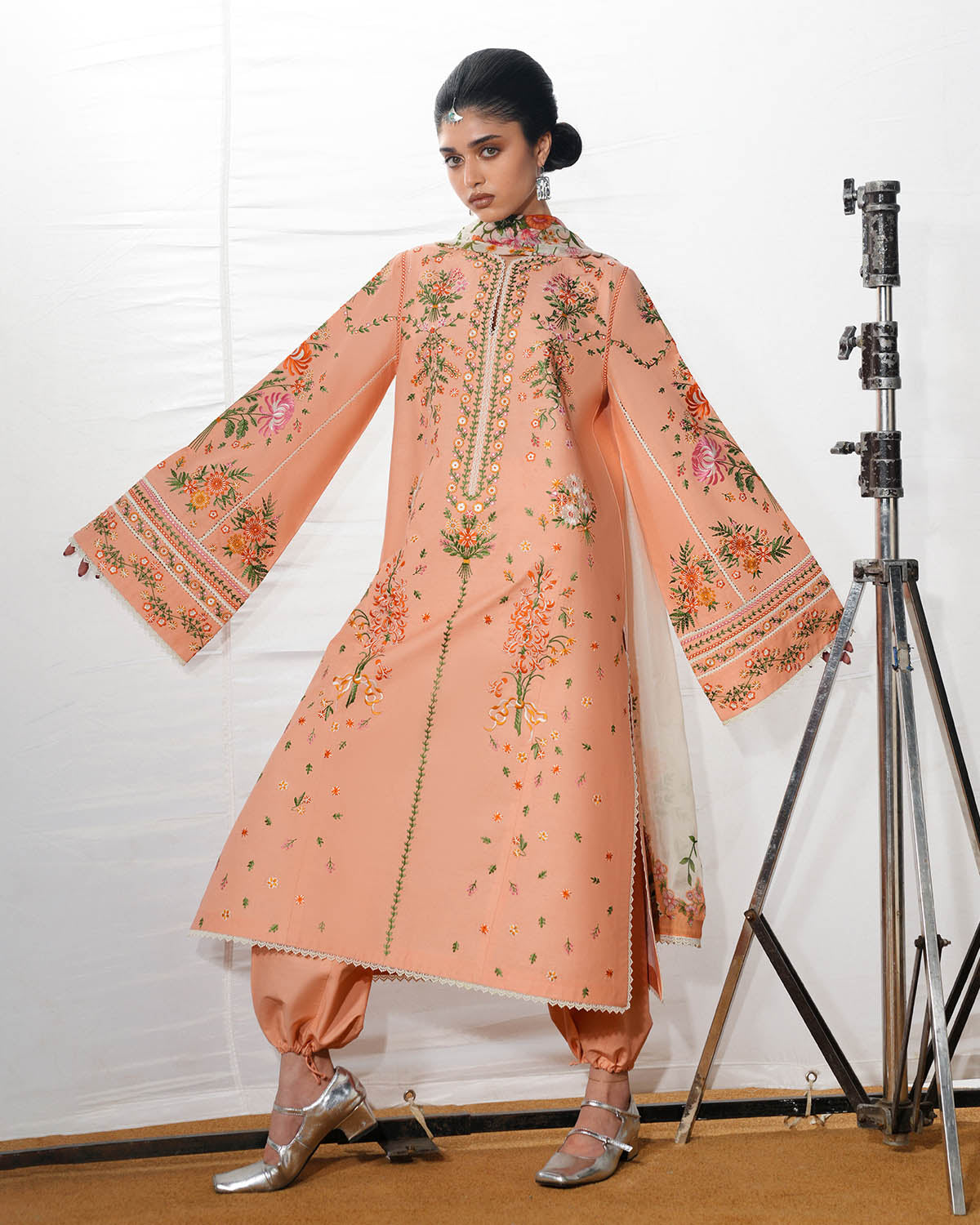 Jugnu by Hussain Rehar Unstitched Embroidered Lawn 3 Piece Suit HR26UZF Zerah – Festive Collection