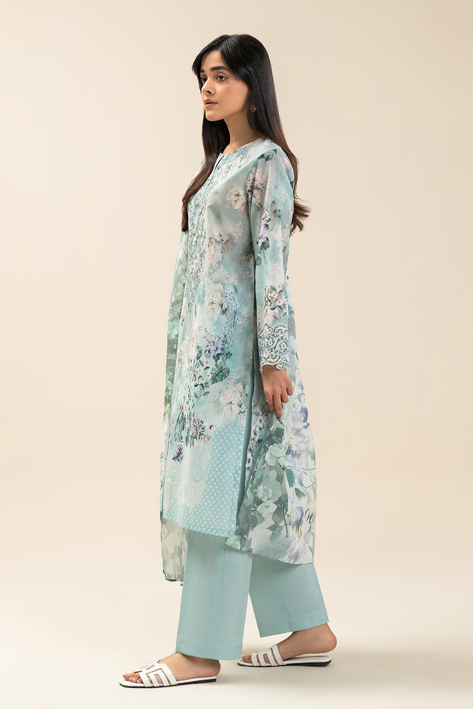 Beechtree Unstitched Embroidered Lawn 3 Piece Suit – CERULEAN RIVULET – Summer Collection