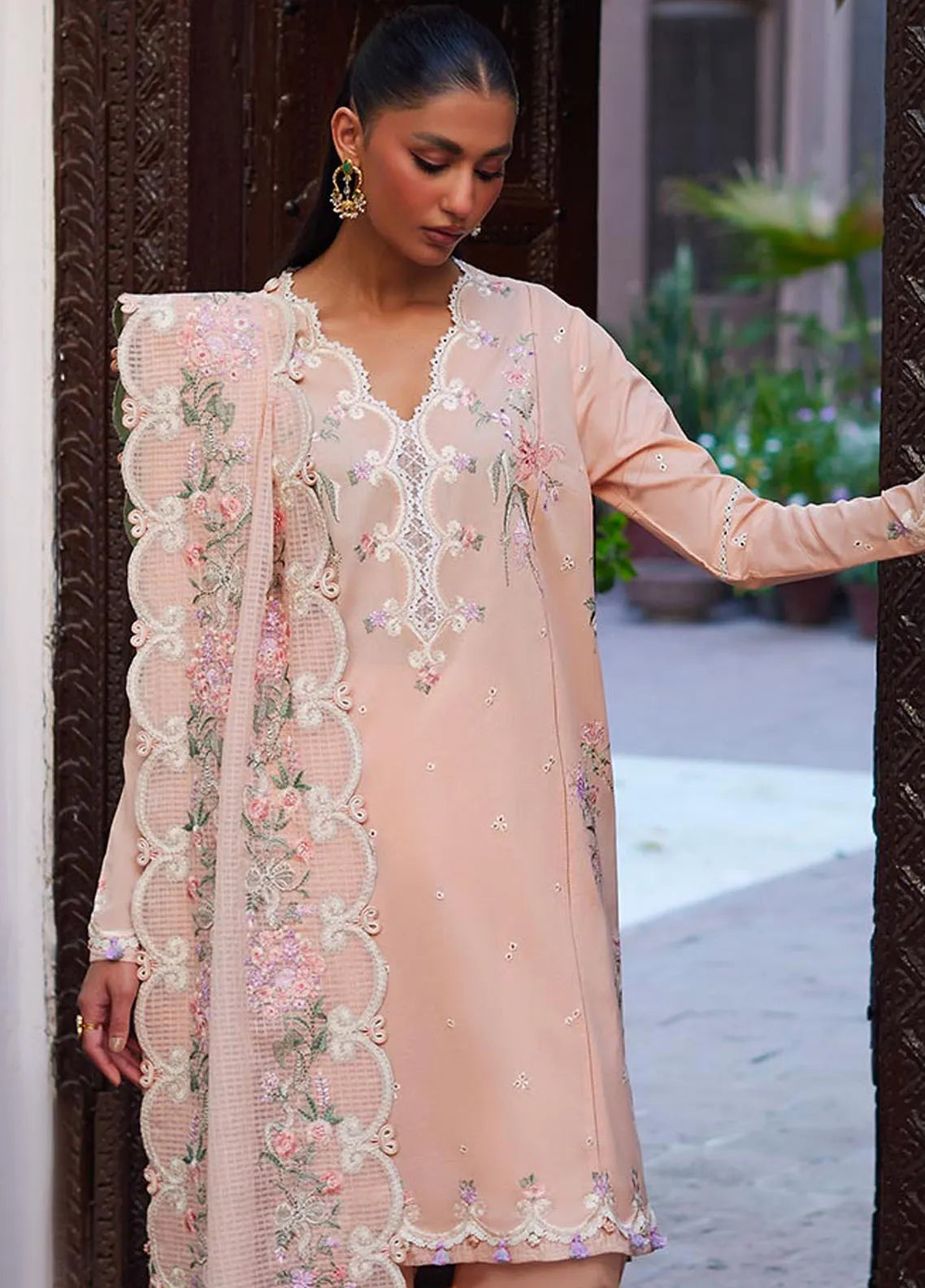 Zaha Embroidered Lawn Suit Unstitched 3 Piece ZL24F D-06 Shams – Festive Collection