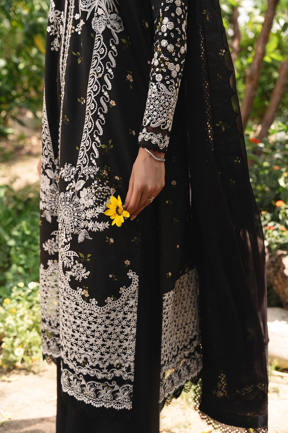 Whisper by Ayzel Unstitched Embroidered Lawn 3 Piece Suit AAF26ULW Nightveil ZWU-0135-3PO – Eid Collection