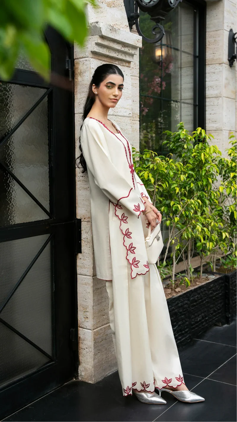 Zola Embroidered 3pc