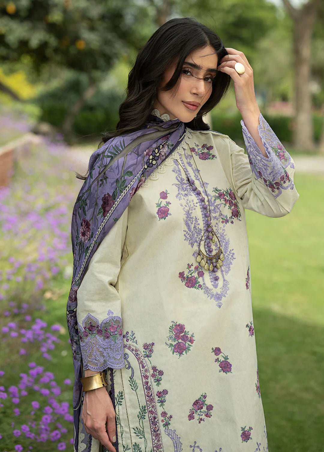 Zainab Chottani Unstitched Embroidered Jacquard 3 Piece Suit ZC26ULE Kyra 04 – Eid Collection