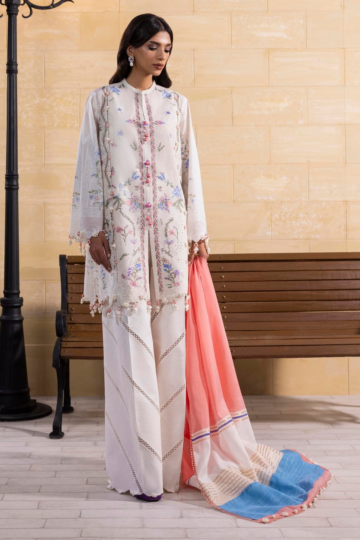 Sana Safinaz Luxury Muzlin Embroidered Lawn – M251-08B-3CS