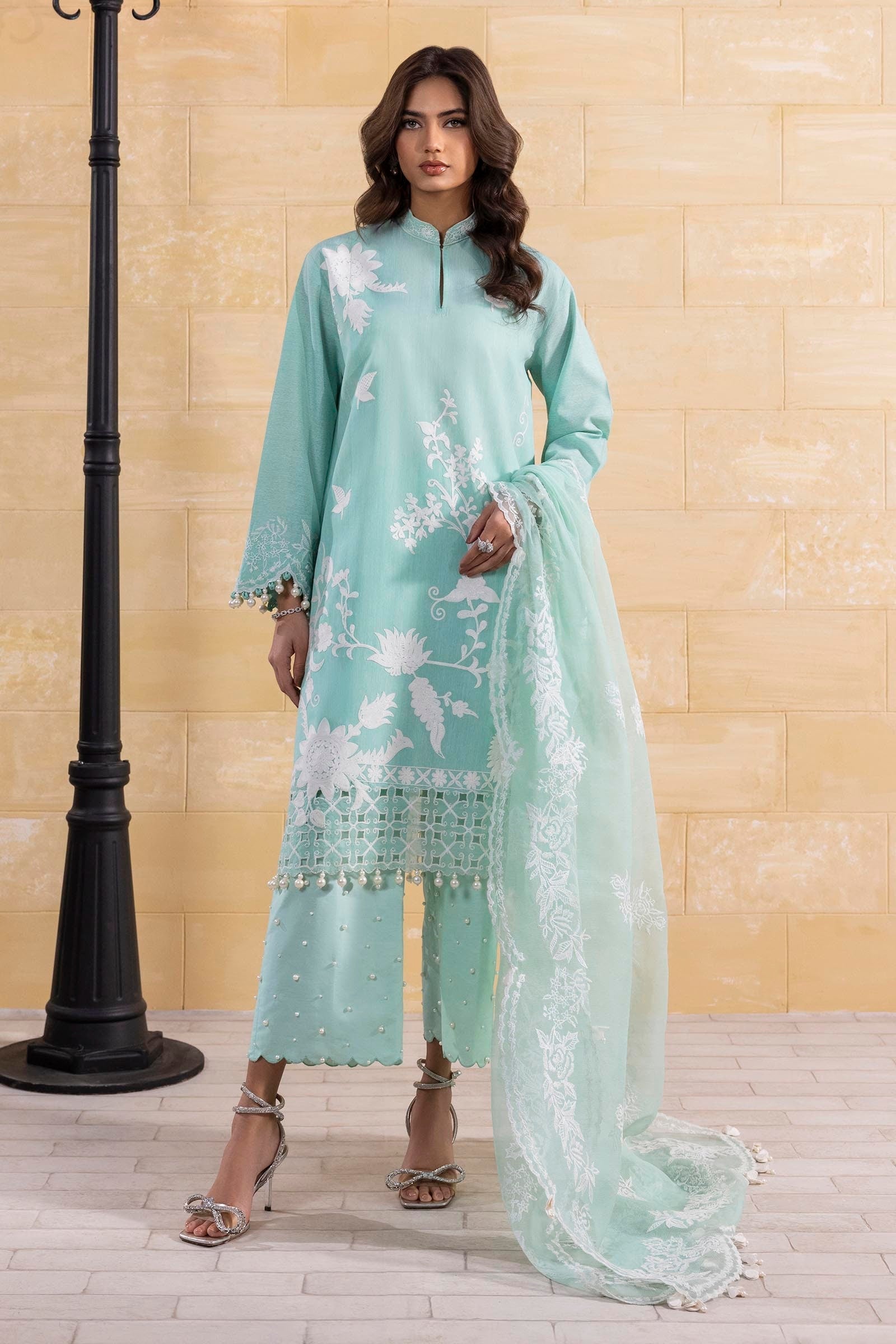 Sana Safinaz Luxury Muzlin Embroidered Lawn – M251-015B-3CS
